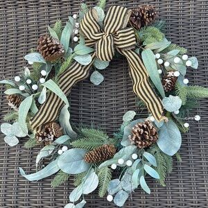 Frosted Berry Wreath